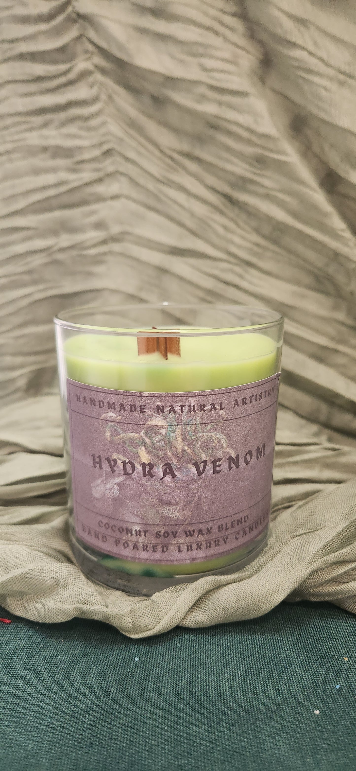 hydra venom 10 oz wood wick candle