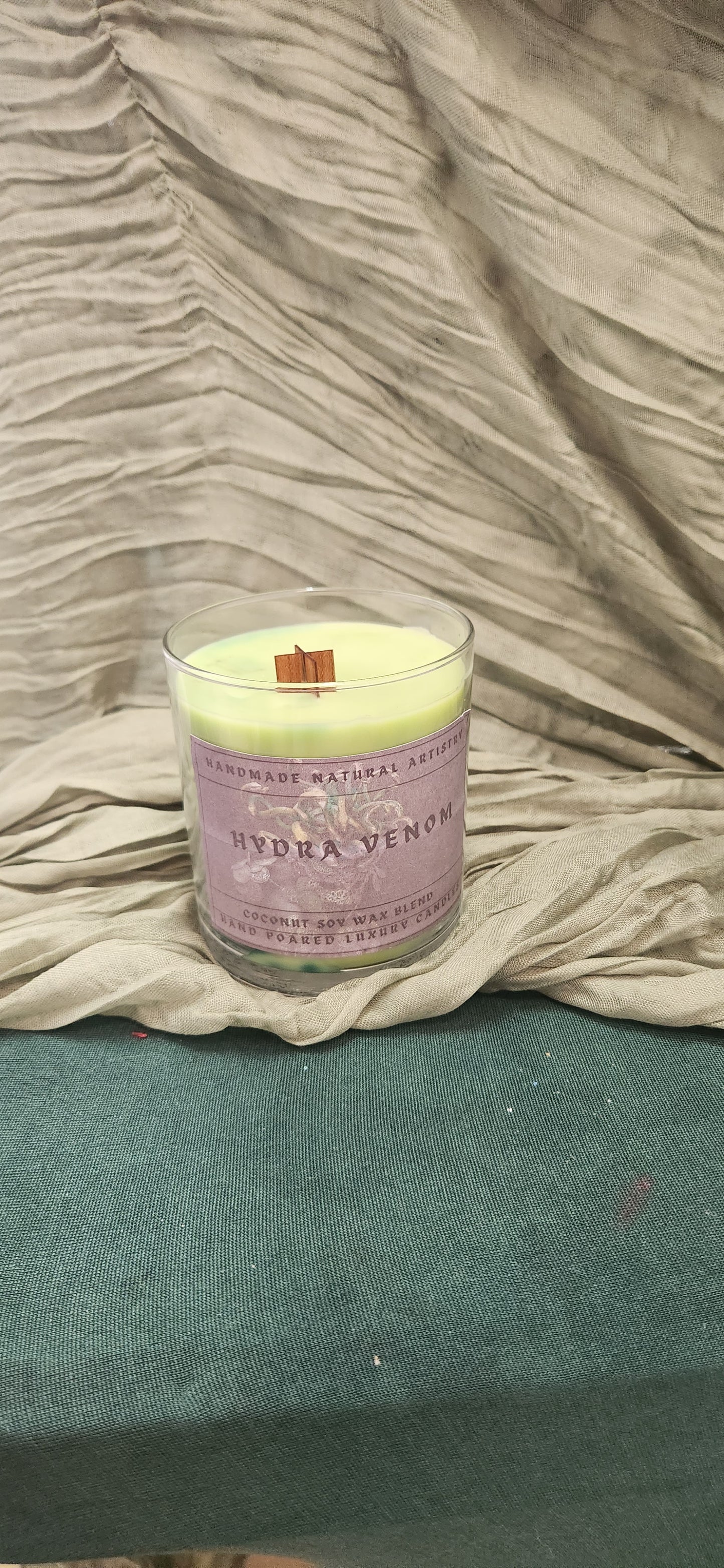 hydra venom 10 oz wood wick candle
