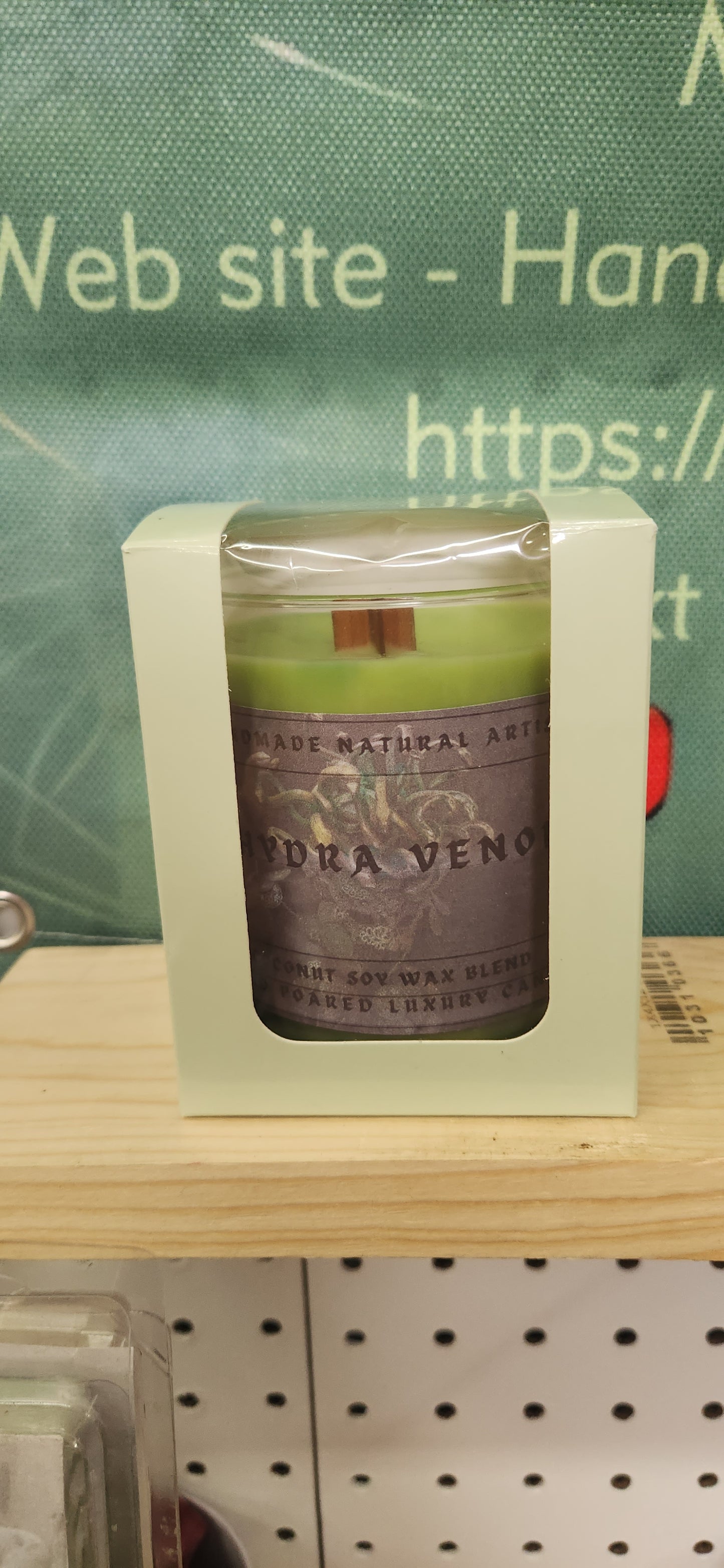 hydra venom 10 oz wood wick candle